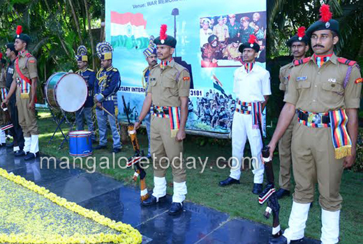 Vijay Diwas observed in Mangaluru    1